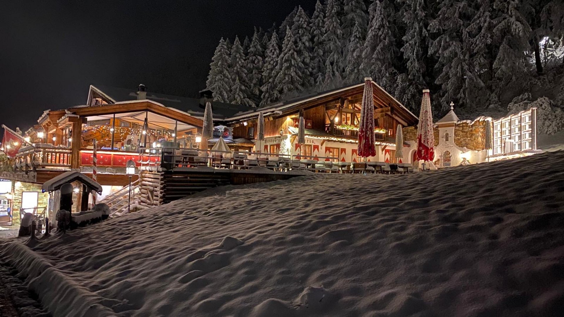 Die Schmuggler-Alm: Kulinarik, Après-Snow-Erlebnis, Shopping Die Schmuggler-Alm: Kulinarik, Après-Snow-Erlebnis, Shopping