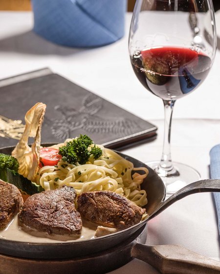 Die Schmuggler-Alm: Kulinarik, Après-Snow-Erlebnis, Shopping Die Schmuggler-Alm: Kulinarik, Après-Snow-Erlebnis, Shopping