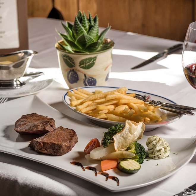 Die Schmuggler-Alm: Kulinarik, Après-Snow-Erlebnis, Shopping Die Schmuggler-Alm: Kulinarik, Après-Snow-Erlebnis, Shopping