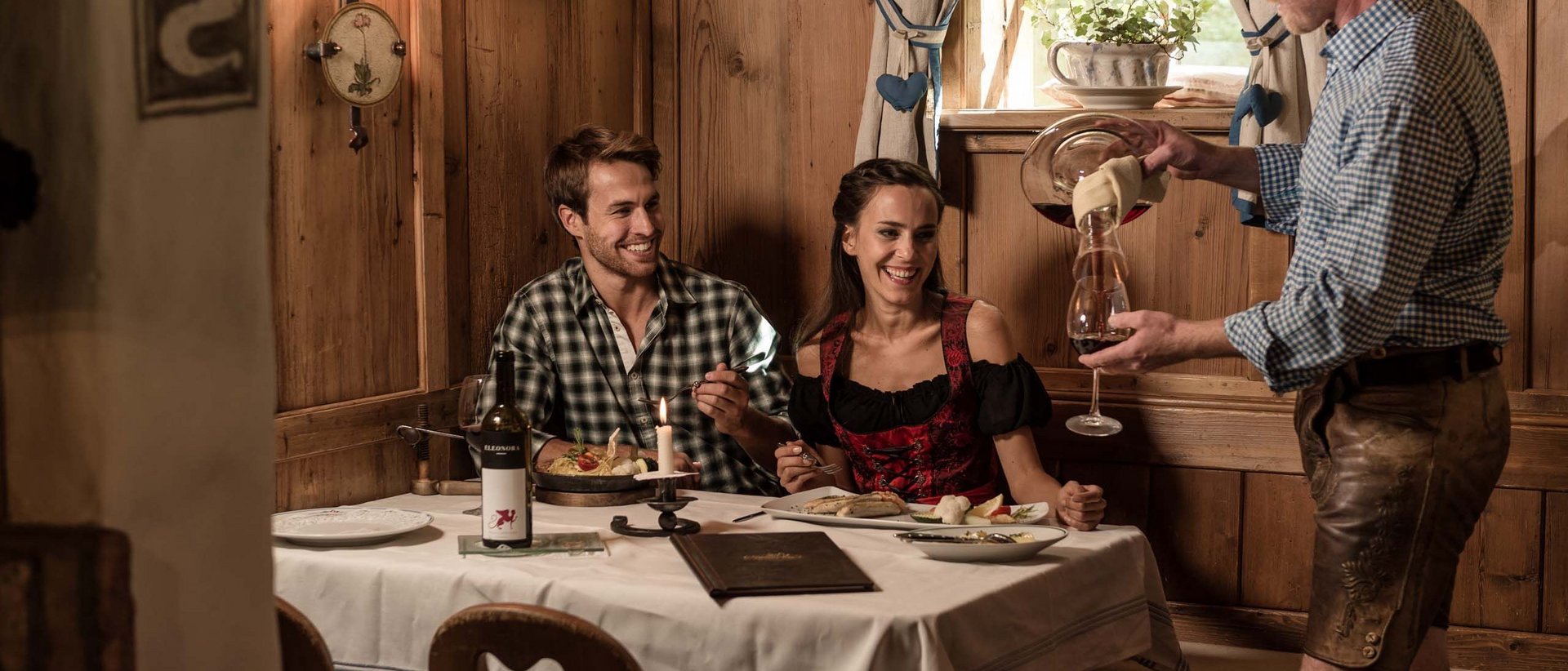 Die Schmuggler-Alm: Kulinarik, Après-Snow-Erlebnis, Shopping Die Schmuggler-Alm: Kulinarik, Après-Snow-Erlebnis, Shopping